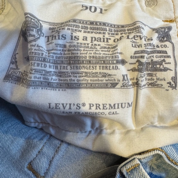 Levi’s 501 Straight Leg with Buttons - Picture 6 of 6